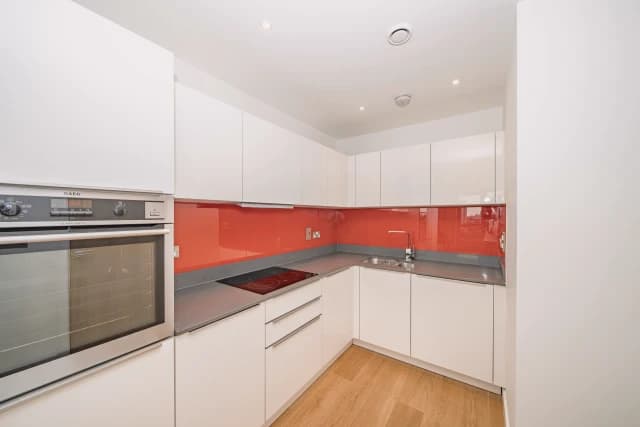 1 Bedroom 1 Bathroom Flat 904