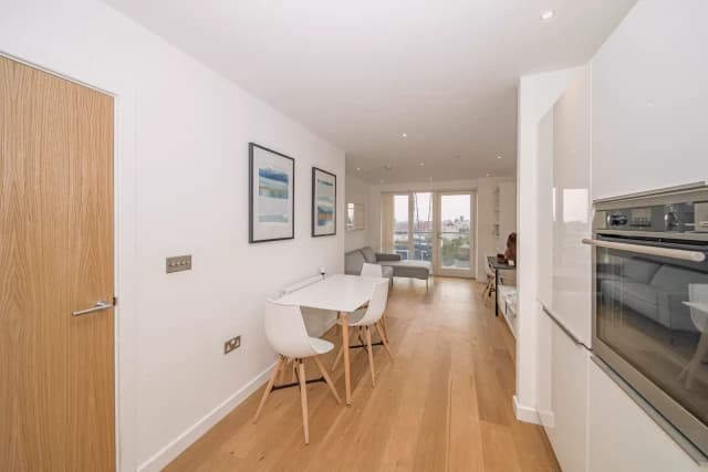 1 Bedroom 1 Bathroom Flat 904