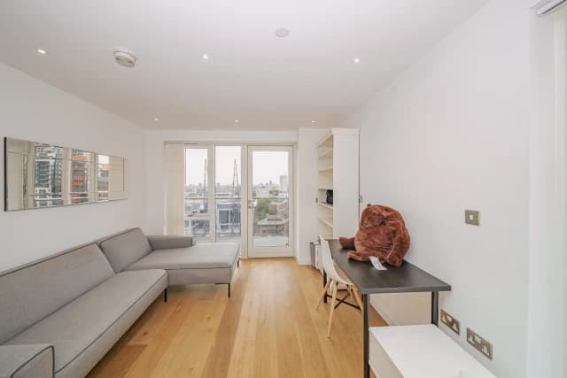 1 Bedroom 1 Bathroom Flat 904