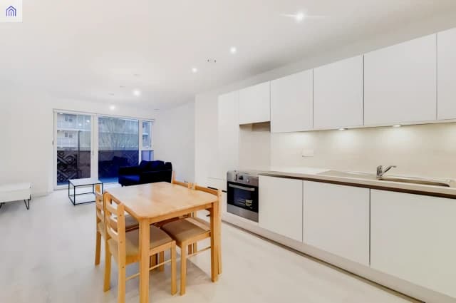 2 Bedroom 2 Bathroom Flat 15 Room A