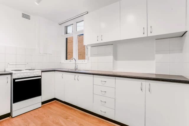 3Bedrooms, 2Bathrooms