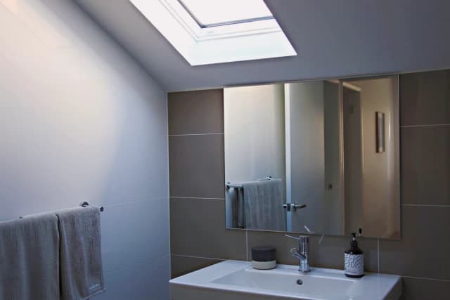 2Bedrooms, 1Bathrooms