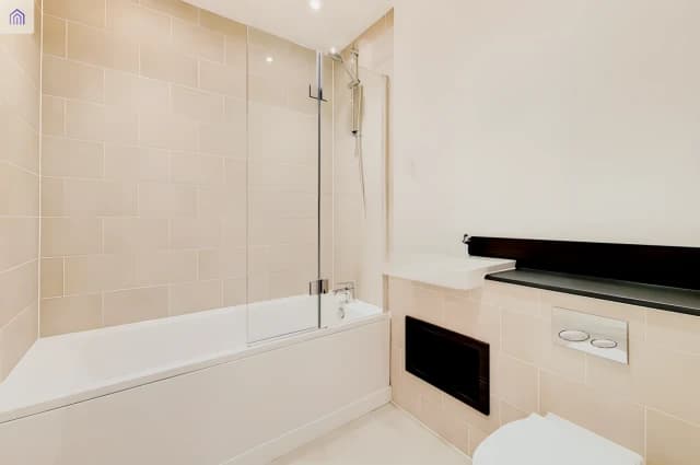 2 Bedroom 2 Bathroom Flat 15 Room A