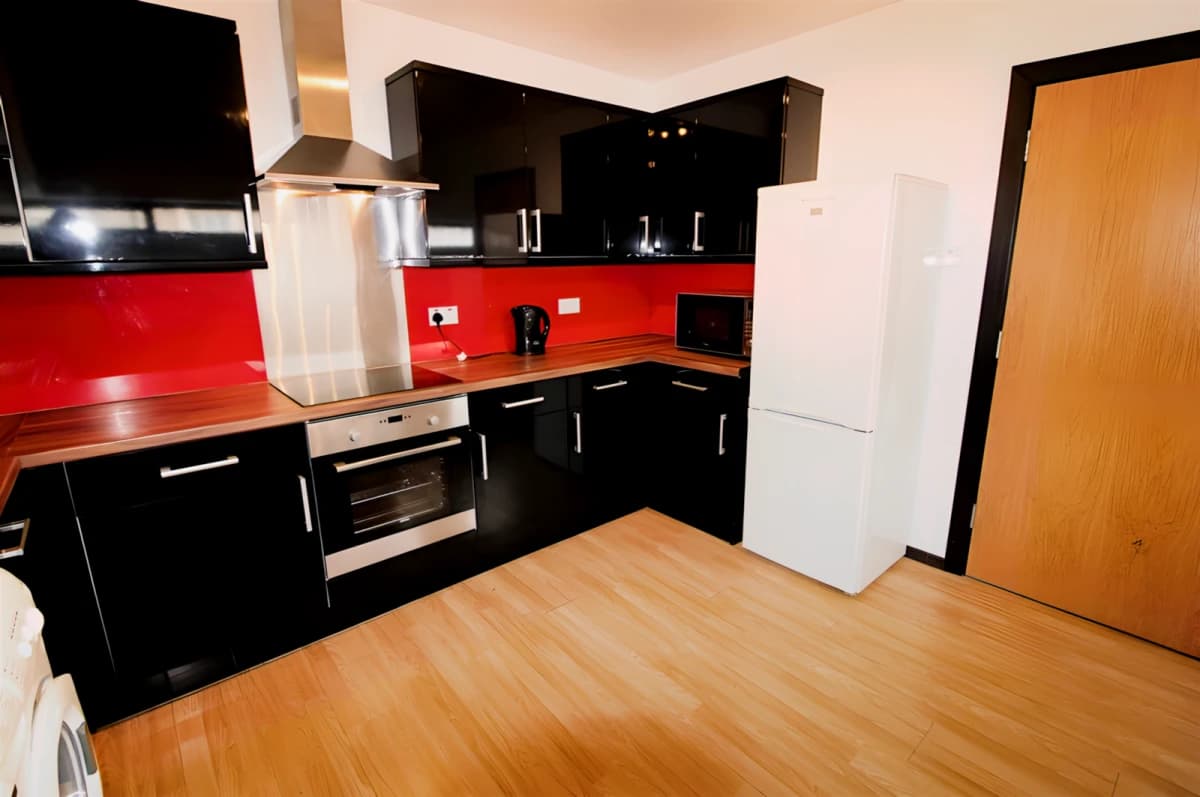 4 Bed 2 Bath
