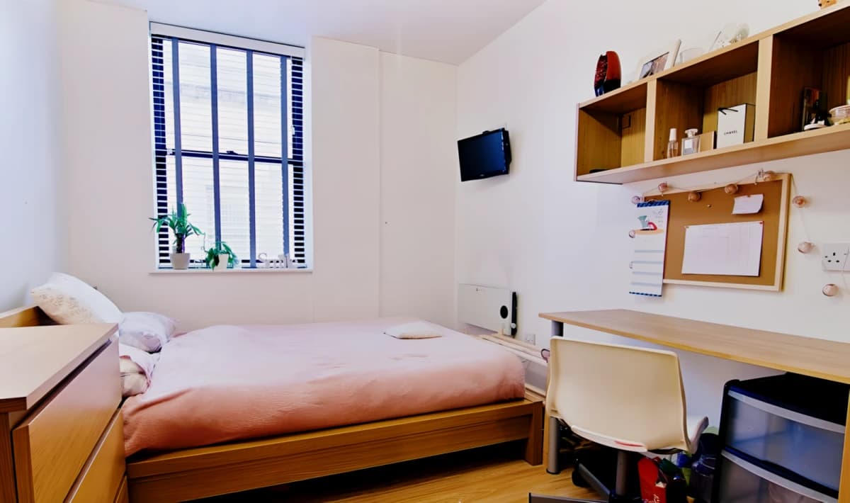 4 Bed 2 Bath