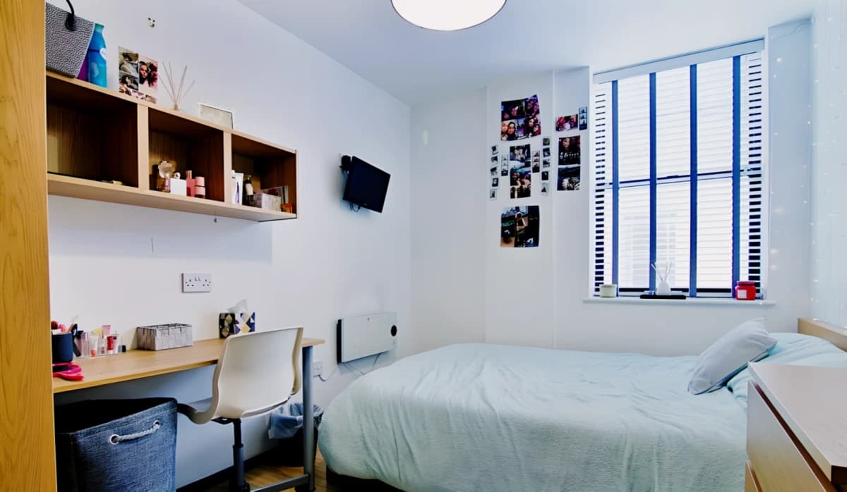 4 Bed 2 Bath