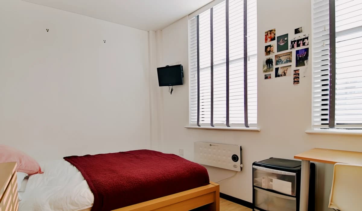 4 Bed 2 Bath