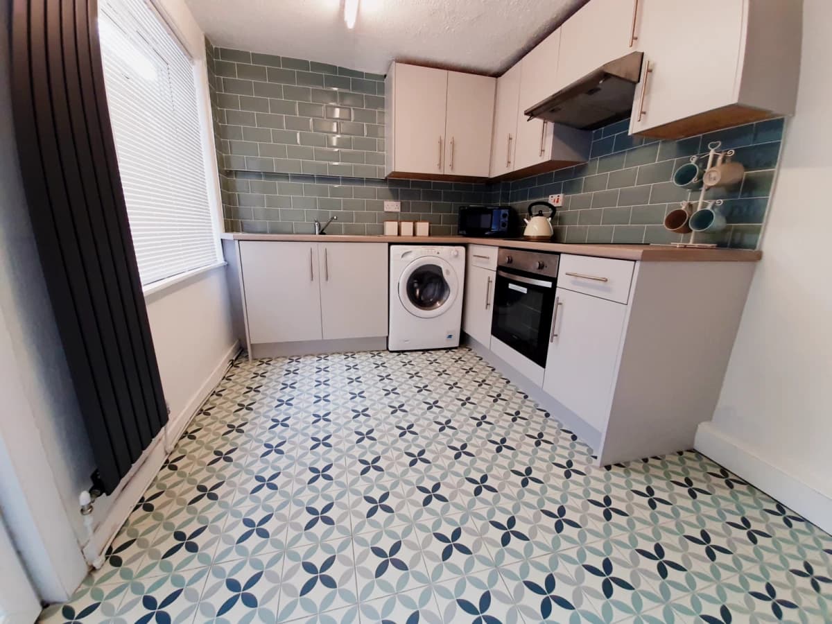 3 Bedrooms 1 bathroom