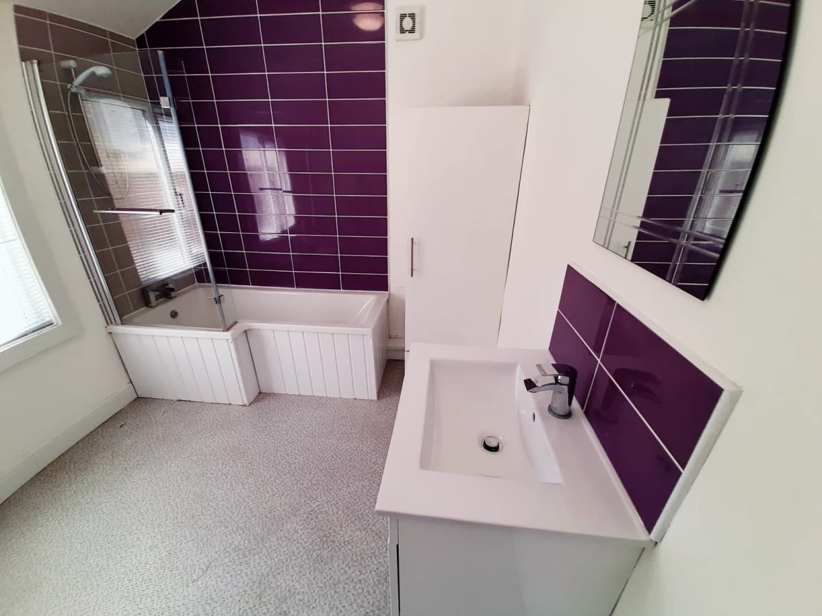 3 Bedrooms 1 bathroom