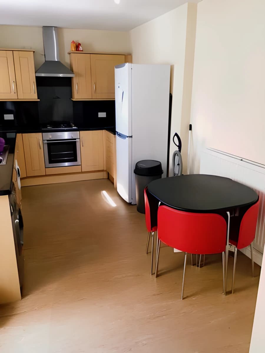 4 Bed 1 Bath