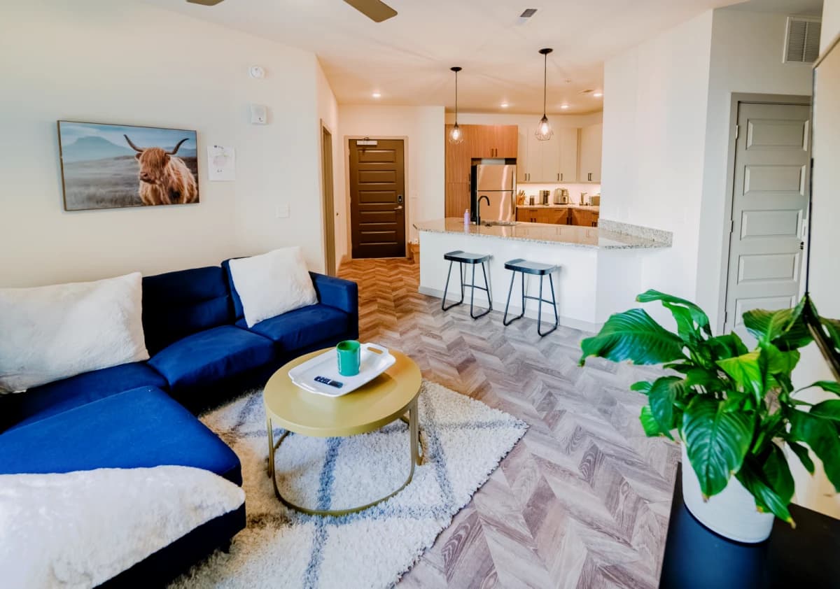 2 Bed, 2 Bath Corner