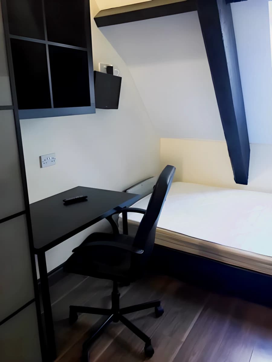 5 Bed 2 Bath