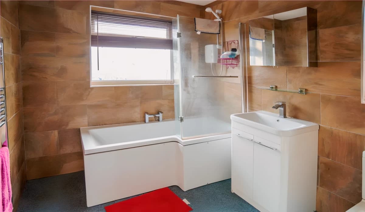 4 Bed 1 Bath