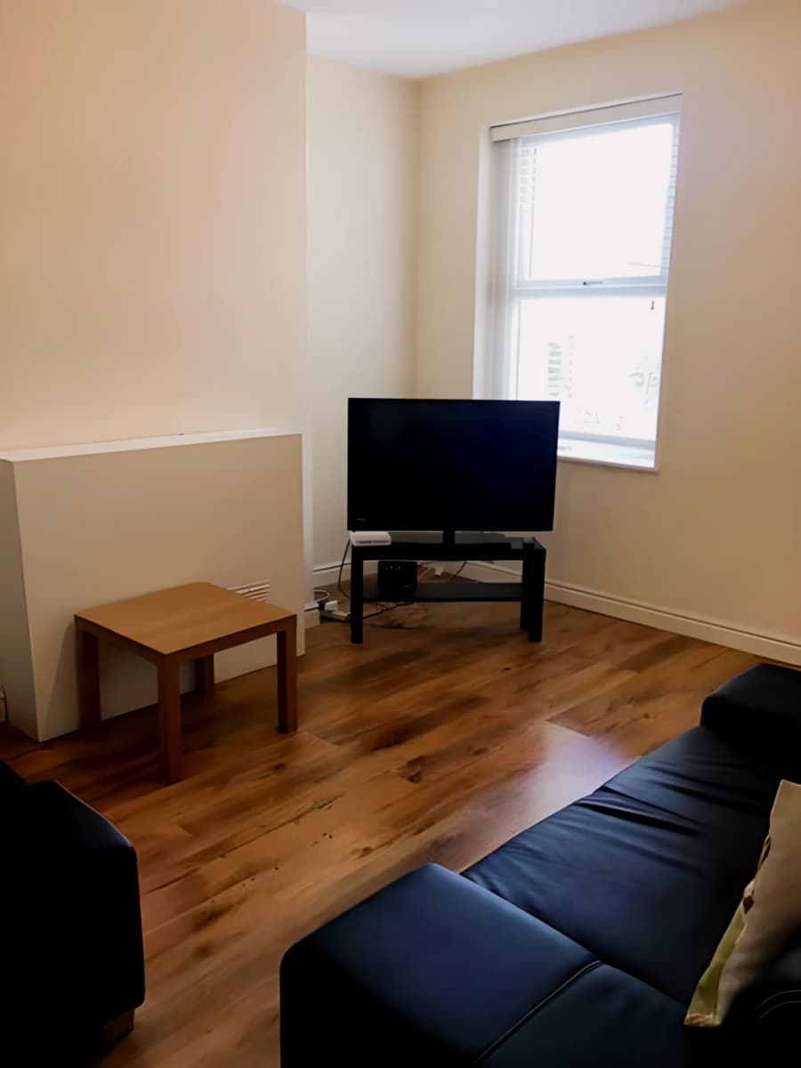 4 Bed 1 Bath