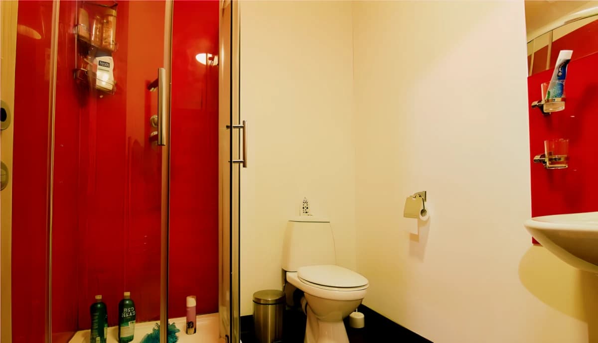 5 Bed 2 Bath