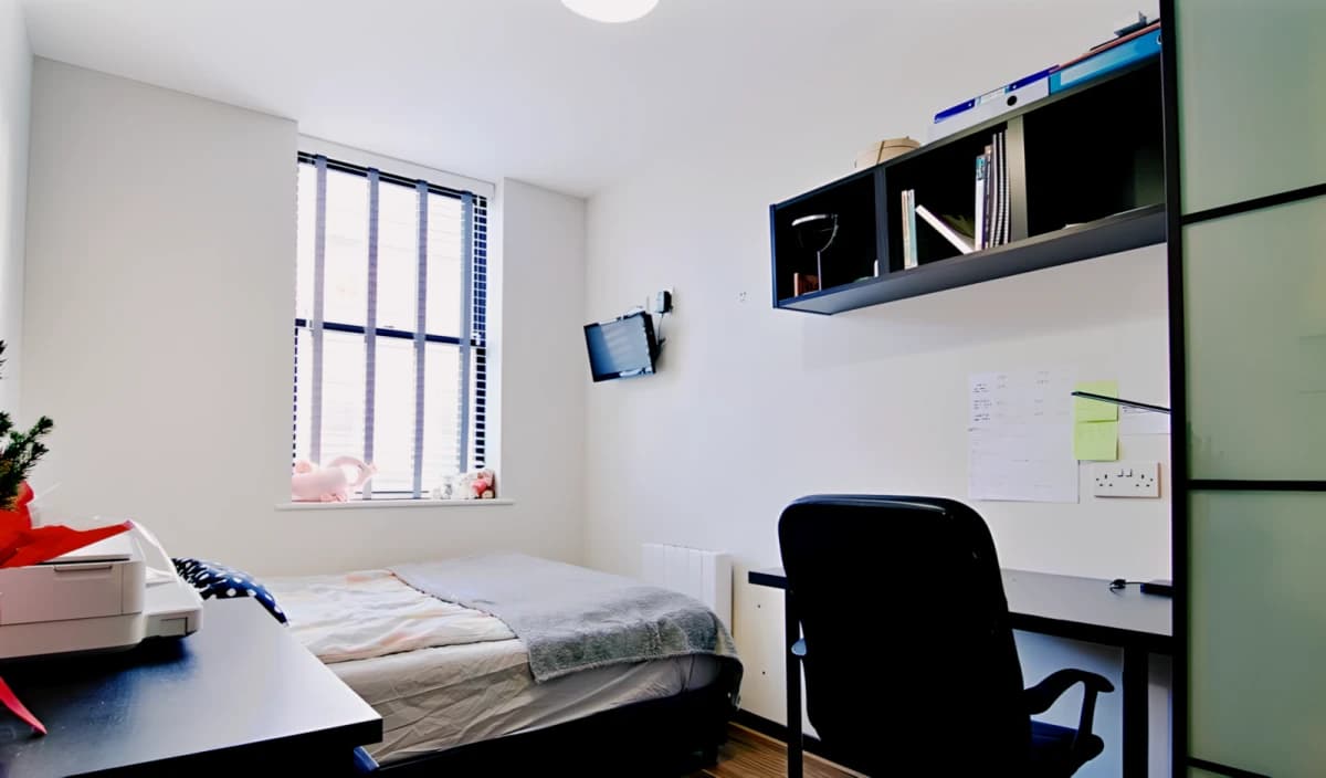 4 Bed 2 Bath
