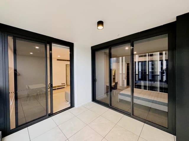 3 bed 2 bath-16th floor