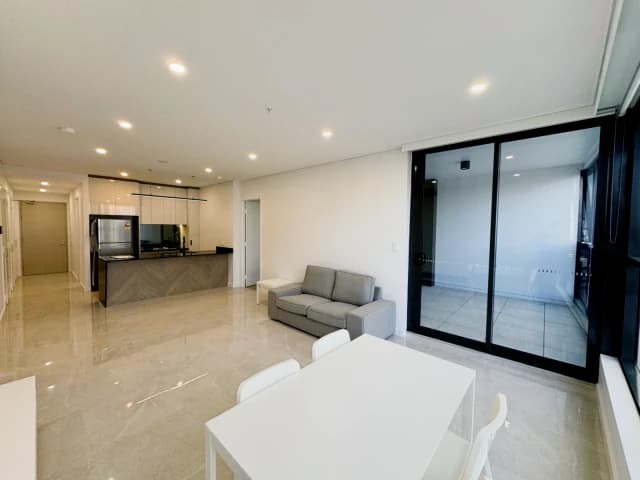 3 bed 2 bath-16th floor