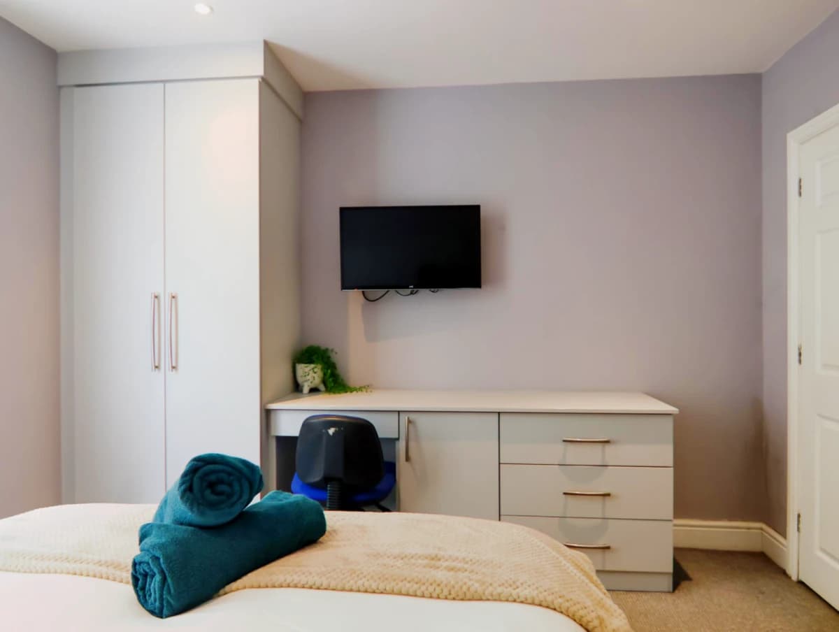 4 Bed 4 Bath