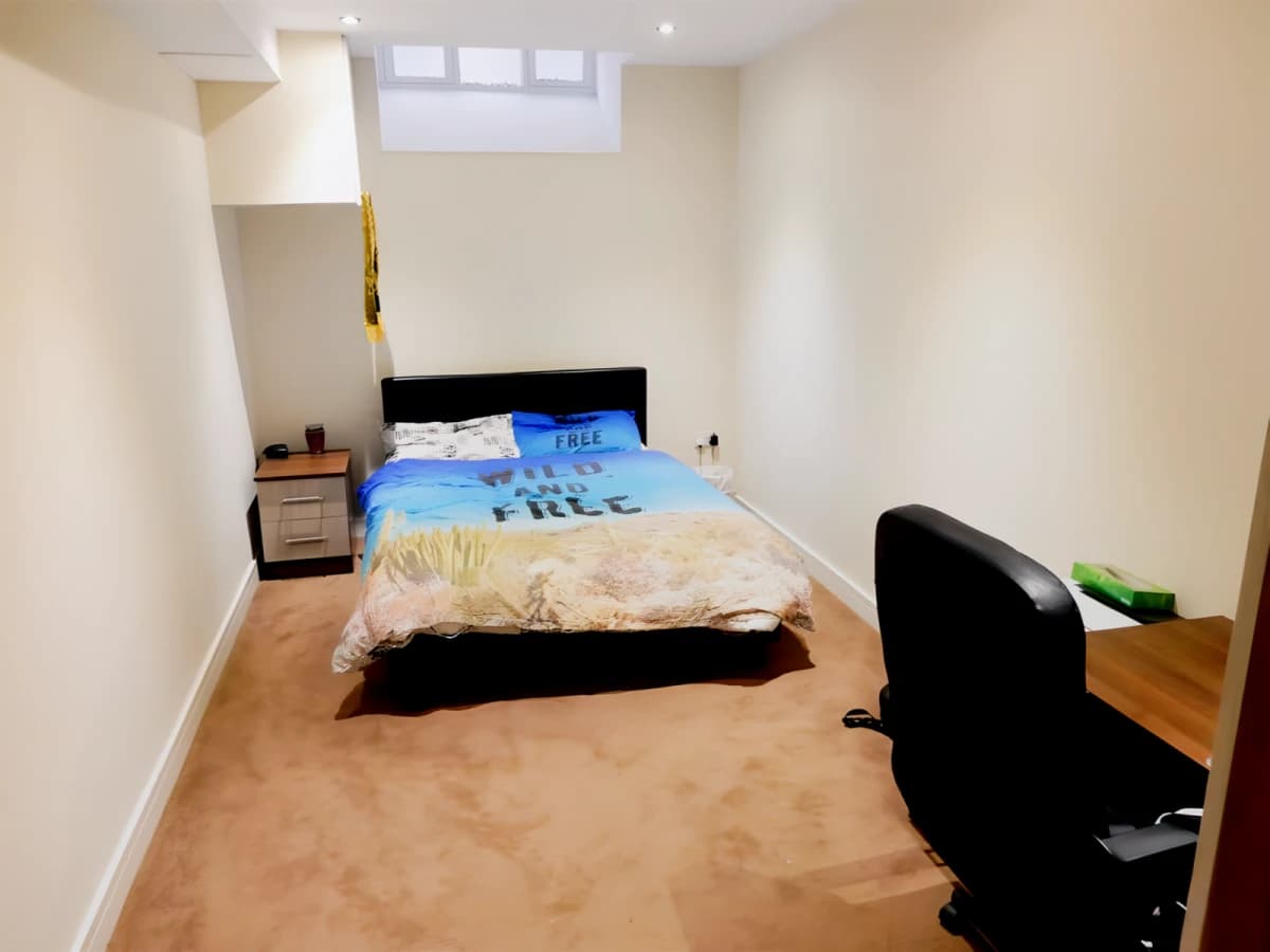 4 Bed 1 Bath
