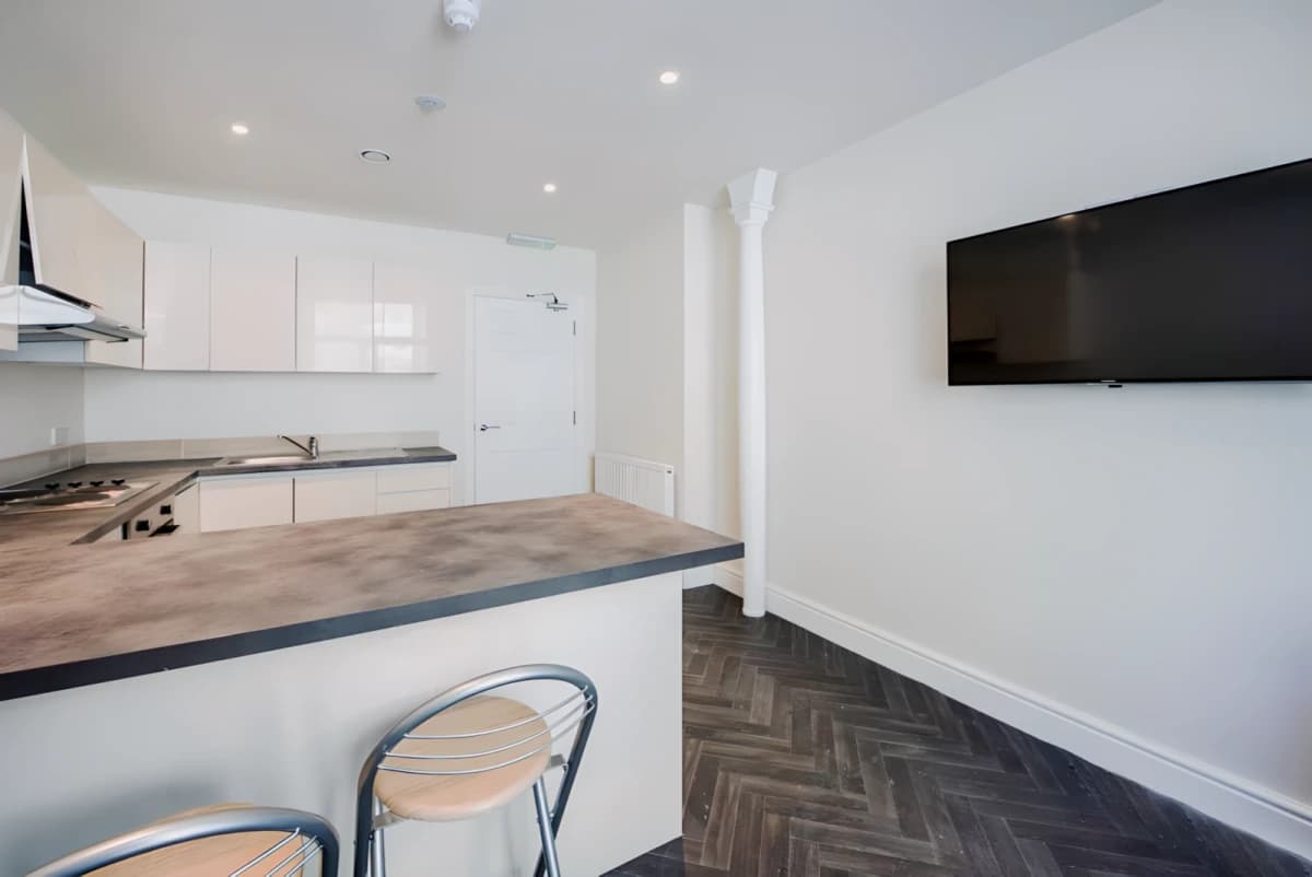 4 Bed 4 Bath