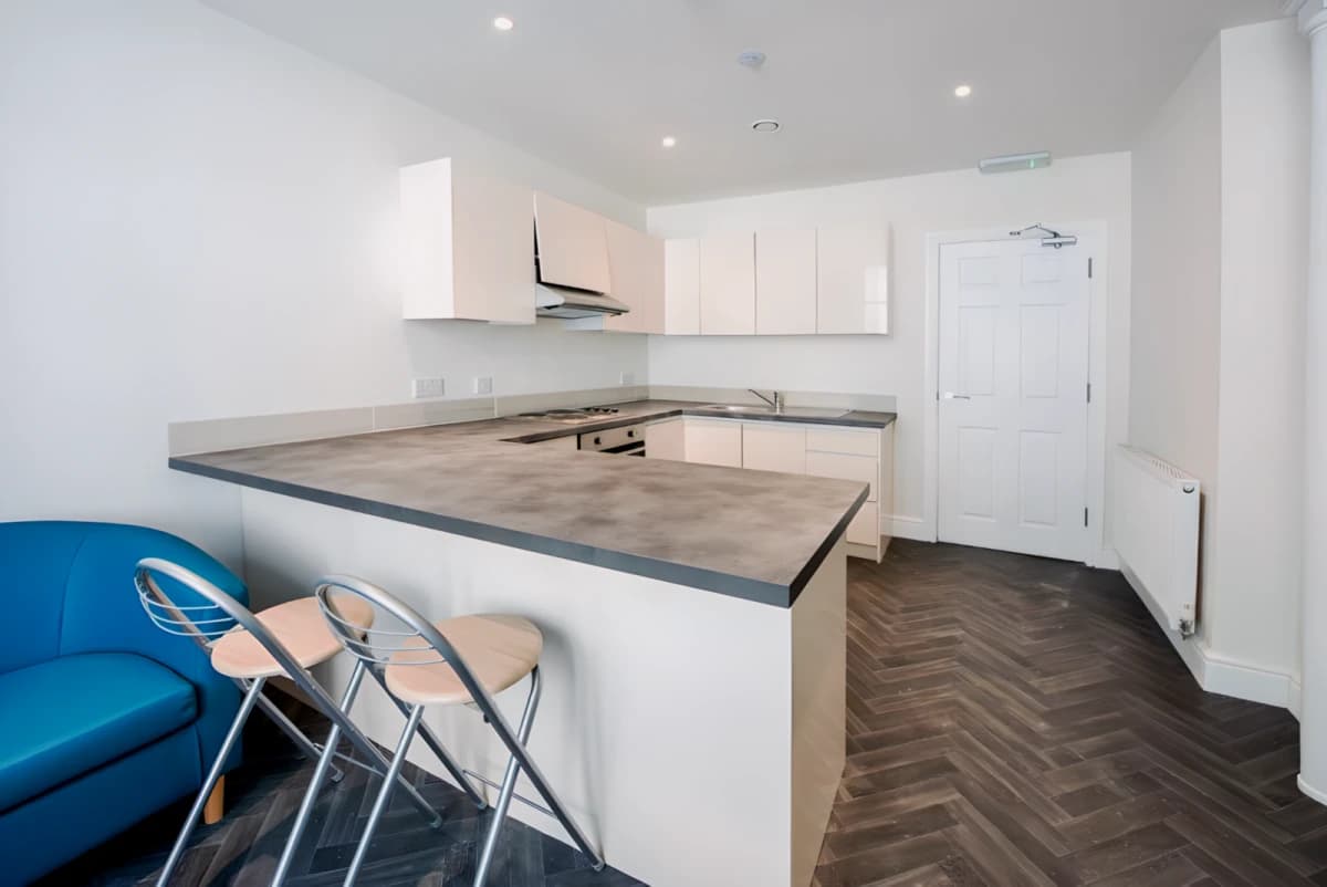 4 Bed 4 Bath