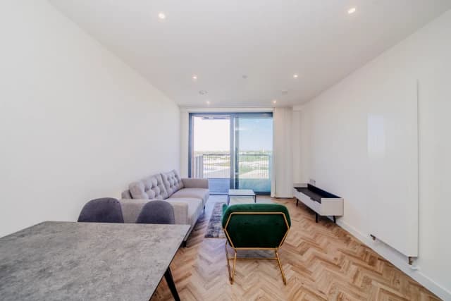 2 Bedroom 2 Bathroom Apartment 1104