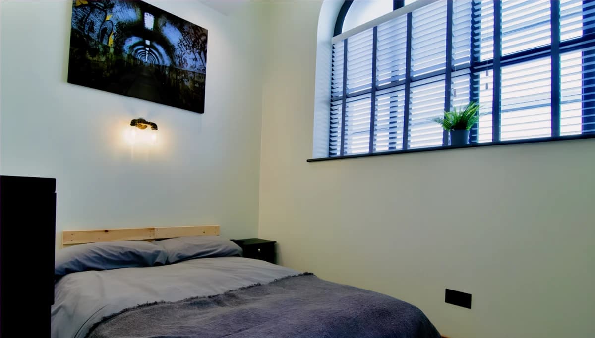5 Bed 2 Bath