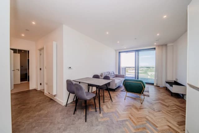 2 Bedroom 2 Bathroom Apartment 1104