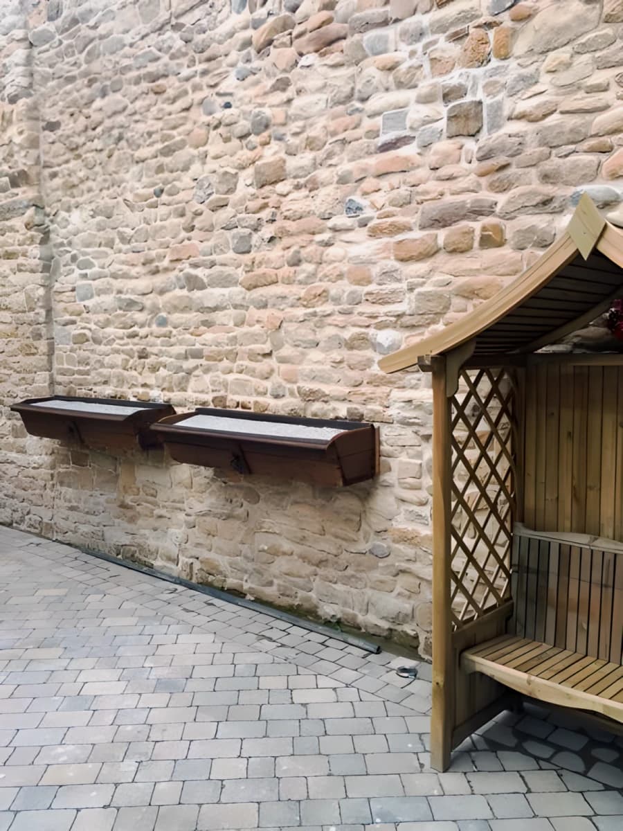 Outdoor Features