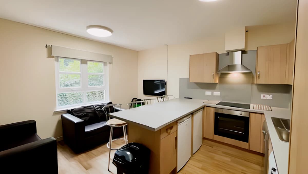 5 Bed Ensuite