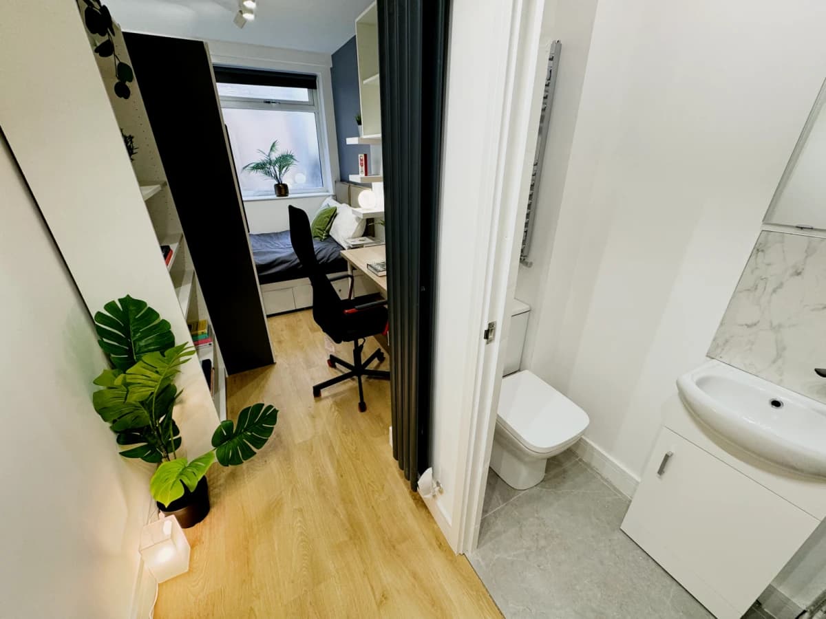 Ensuite