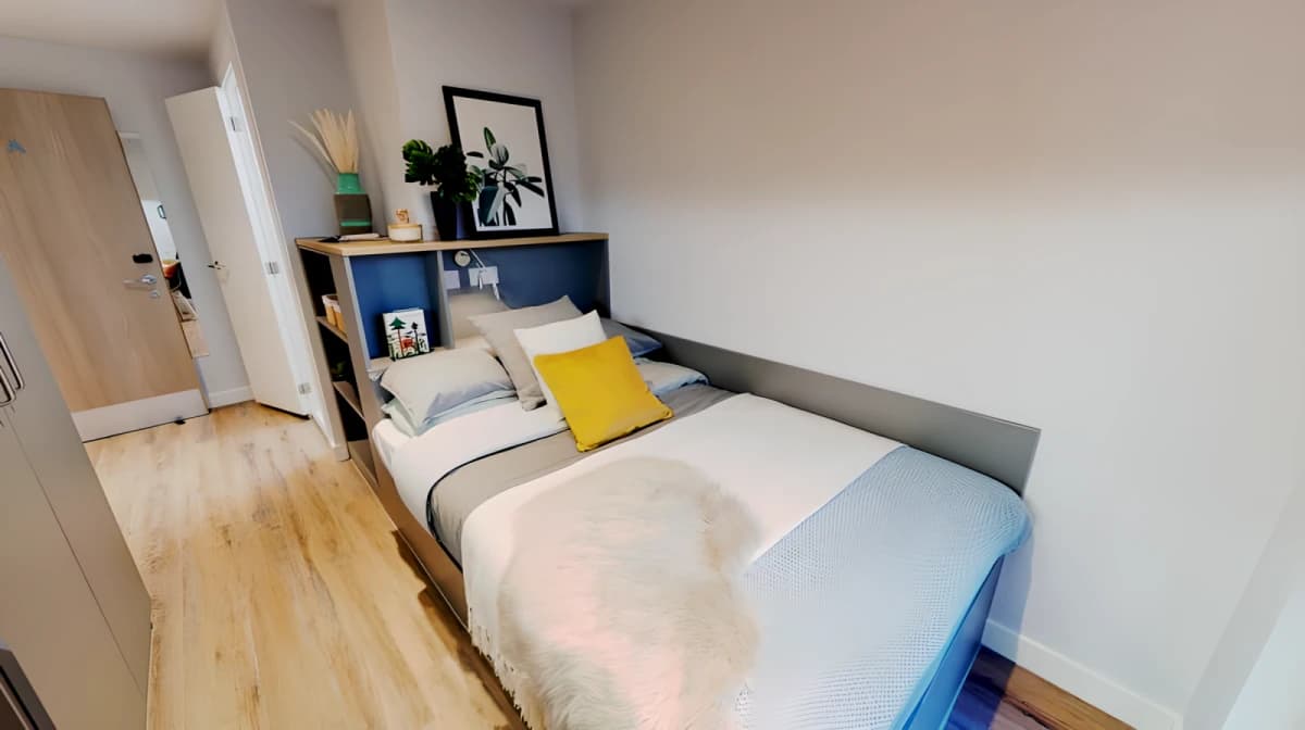 iQ Weaver Place image