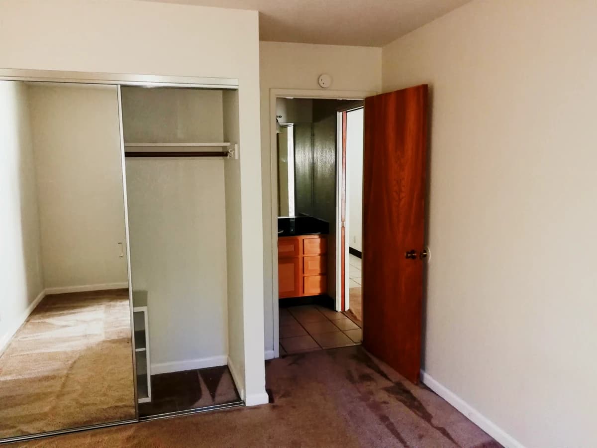 Uni Flats image