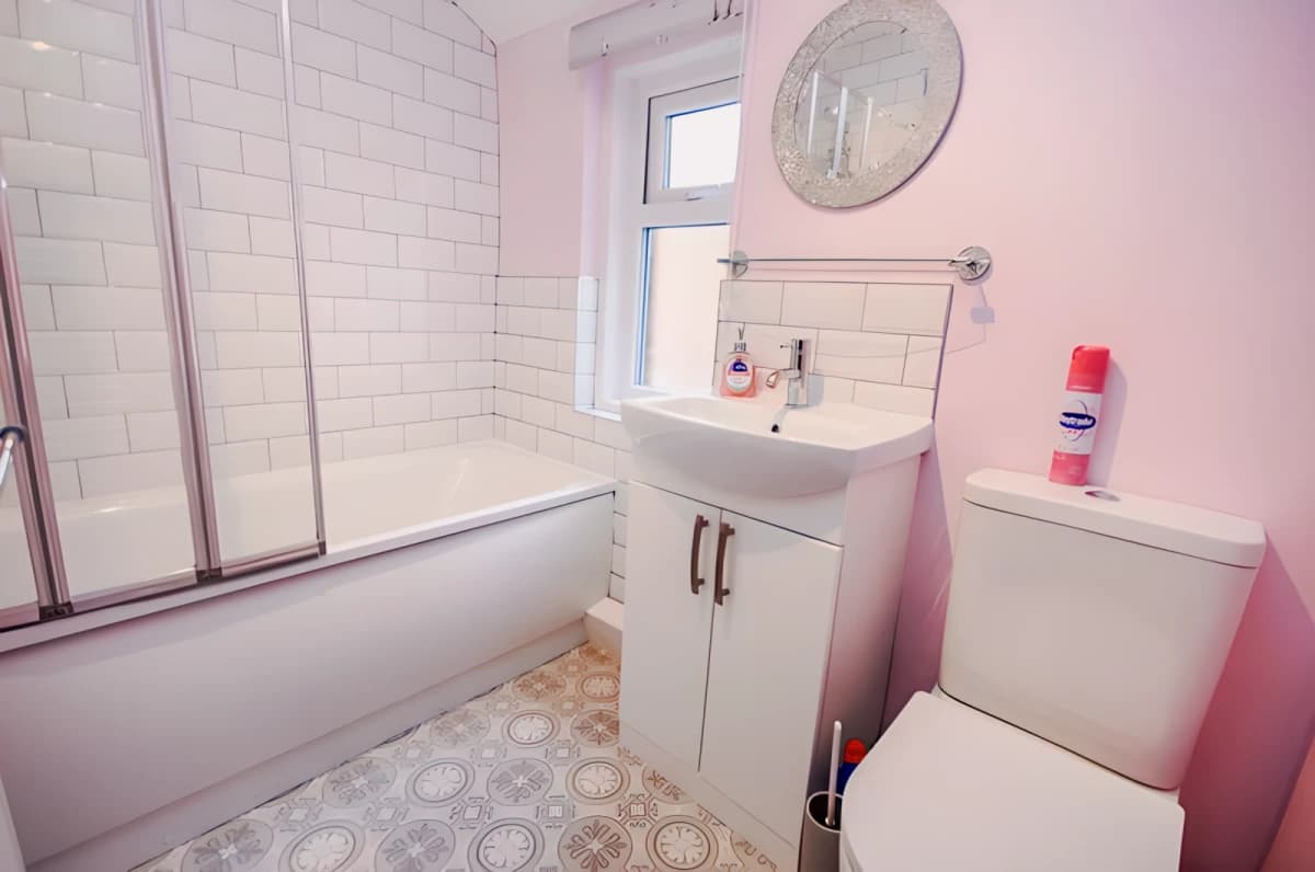 2 bedrooms 1.5 bathrooms