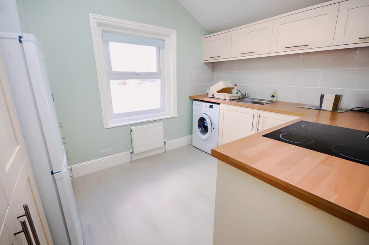 2 bedrooms 1.5 bathrooms