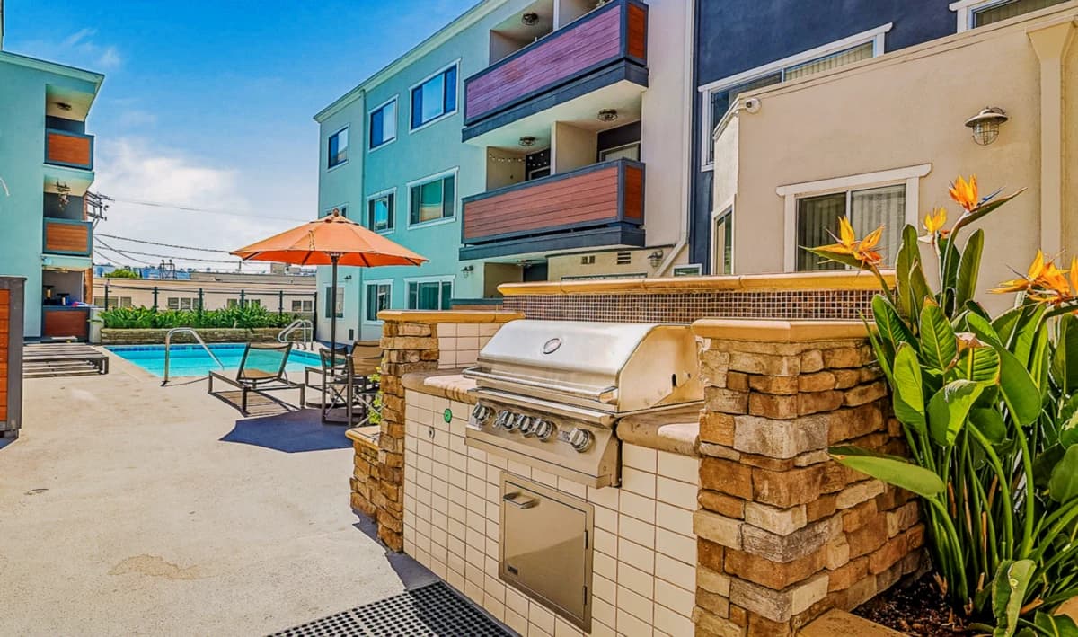 Outdoor Features