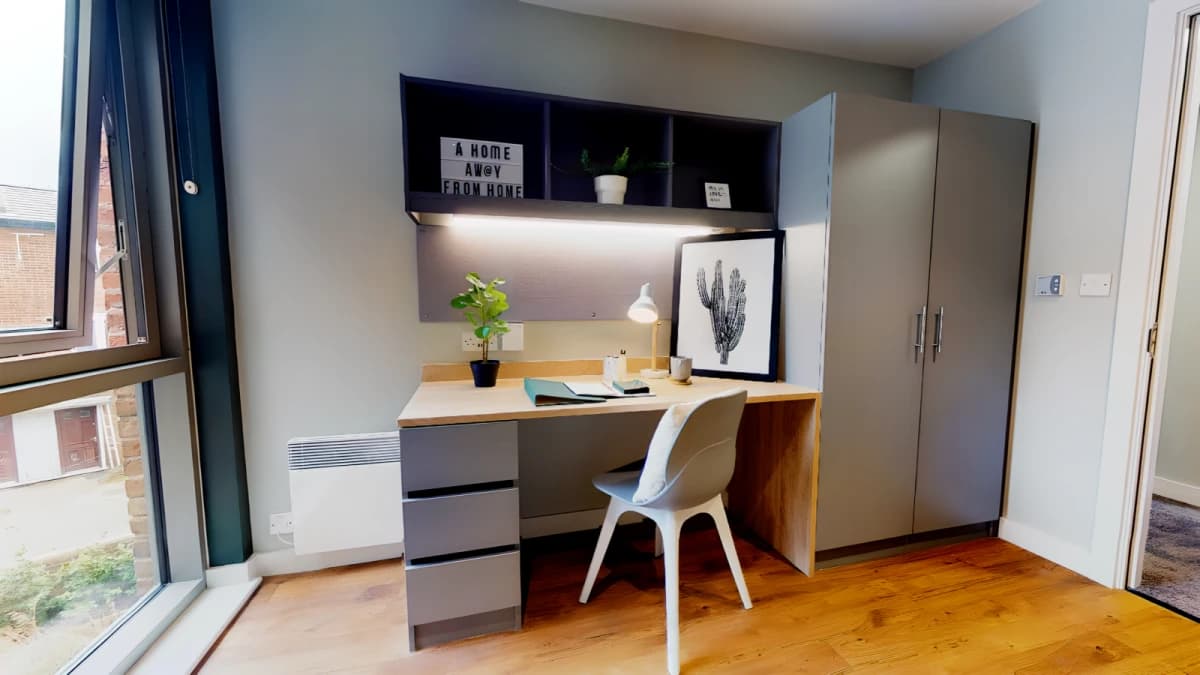 iQ Knight House image