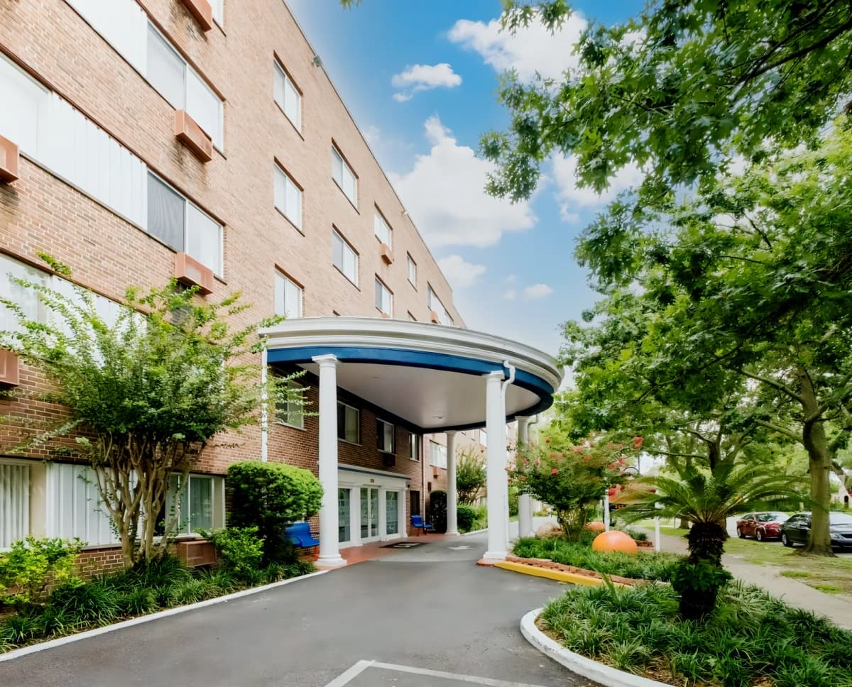 College Manor image 2