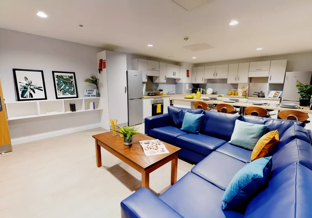 iQ Elgin Place image