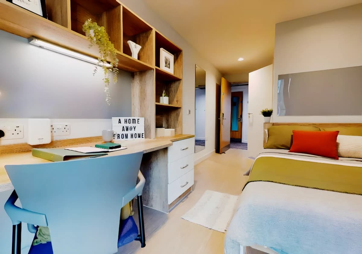 iQ Elgin Place image
