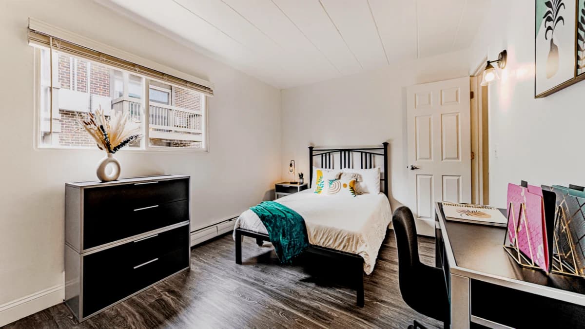 1BR/1BA - Den - Abbot - 635 Abbot Road