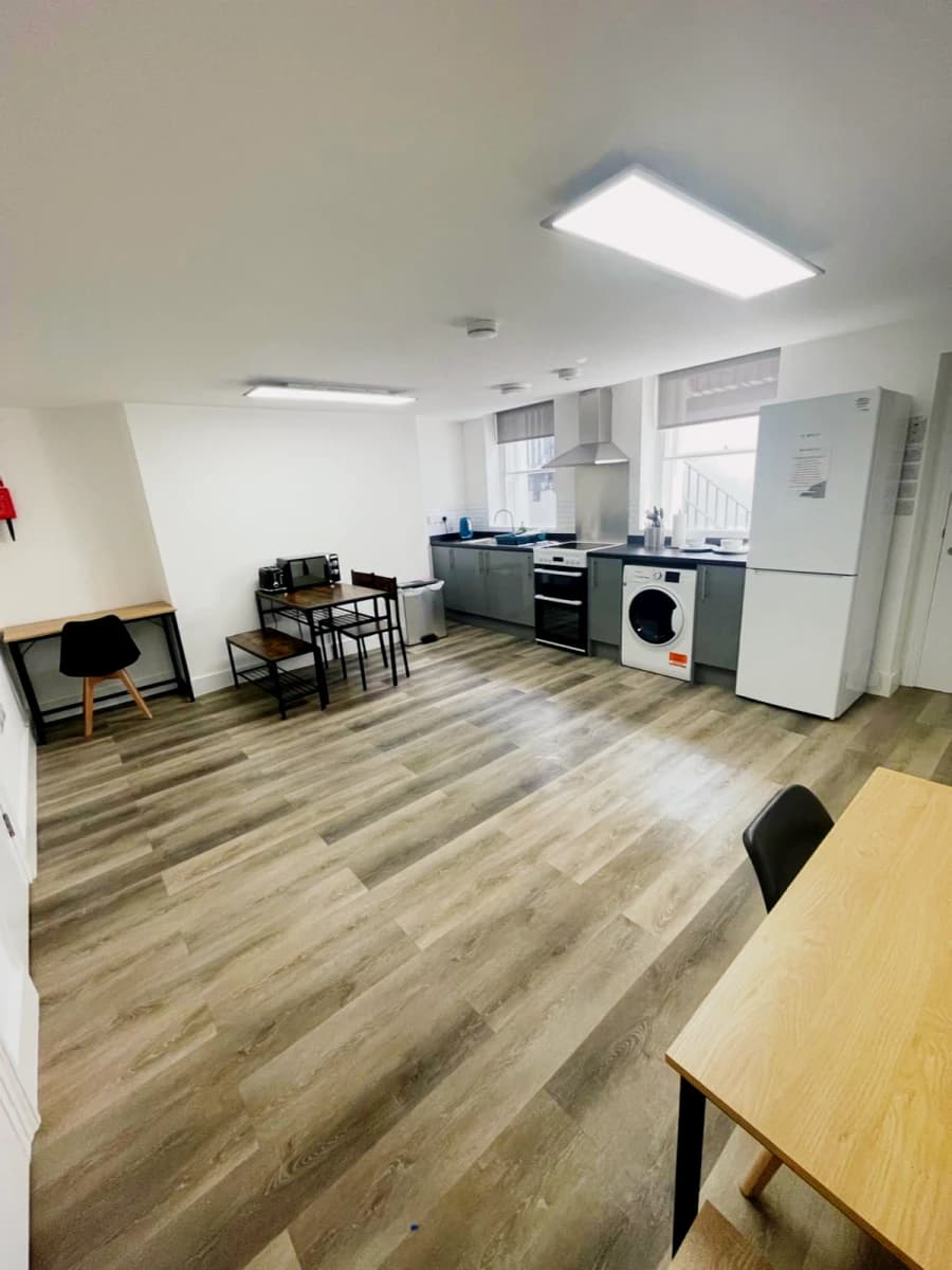 Lnt Bloomsbury image