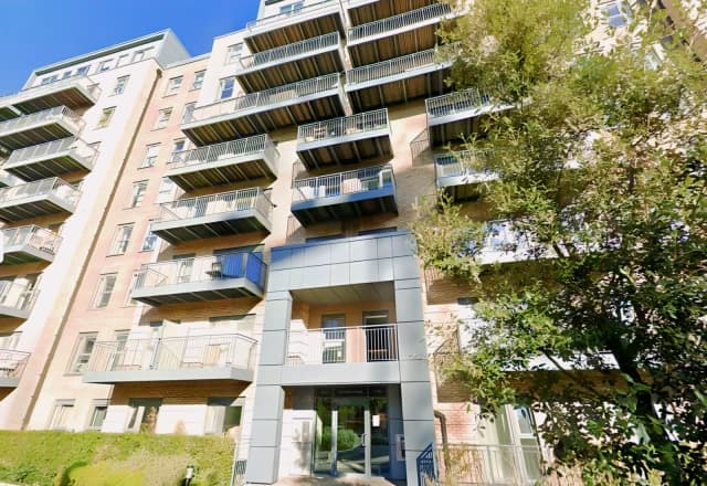 CW-Flat , Fermont House, Beaufort Square, London