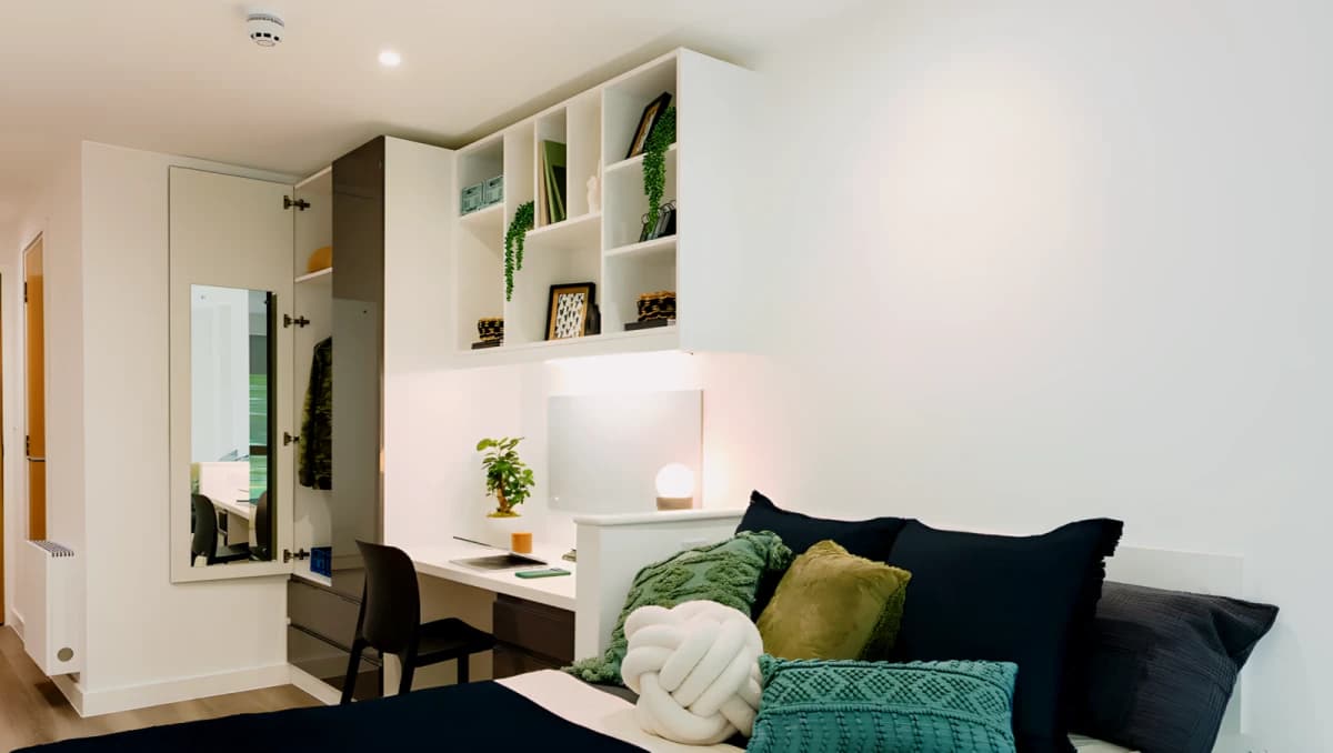 Rhodaus Court image