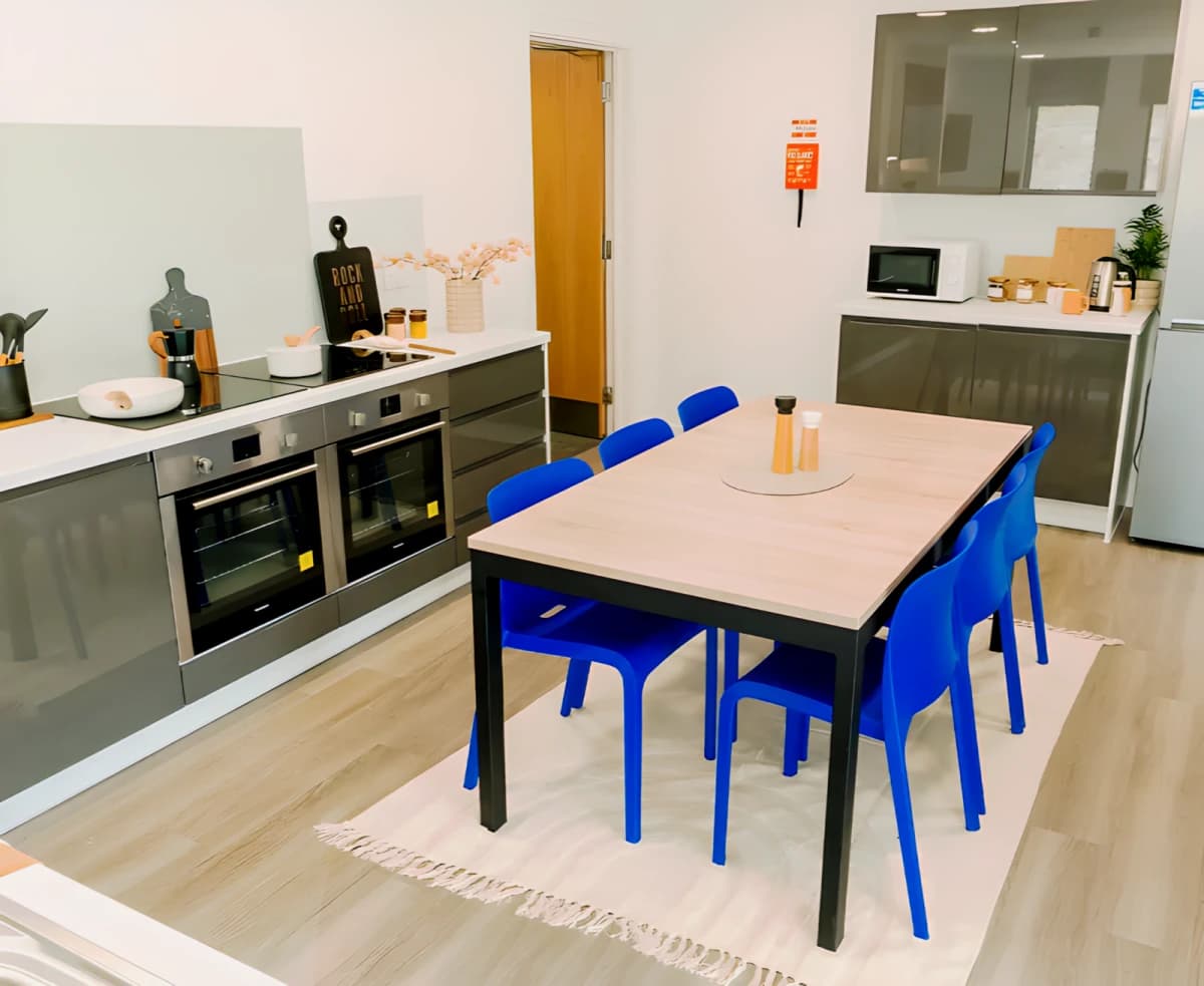 Currus Court image