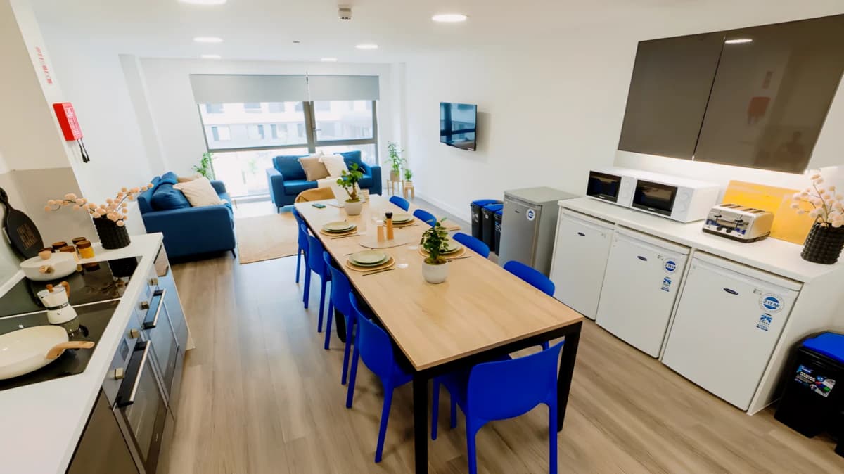 Currus Court image