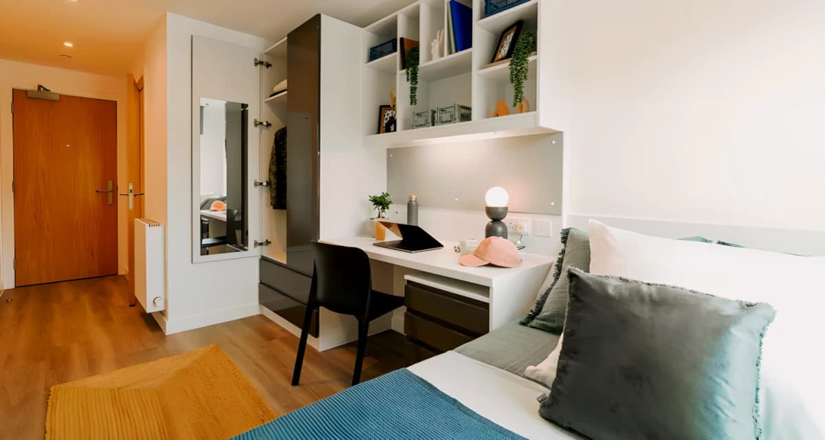 Currus Court image