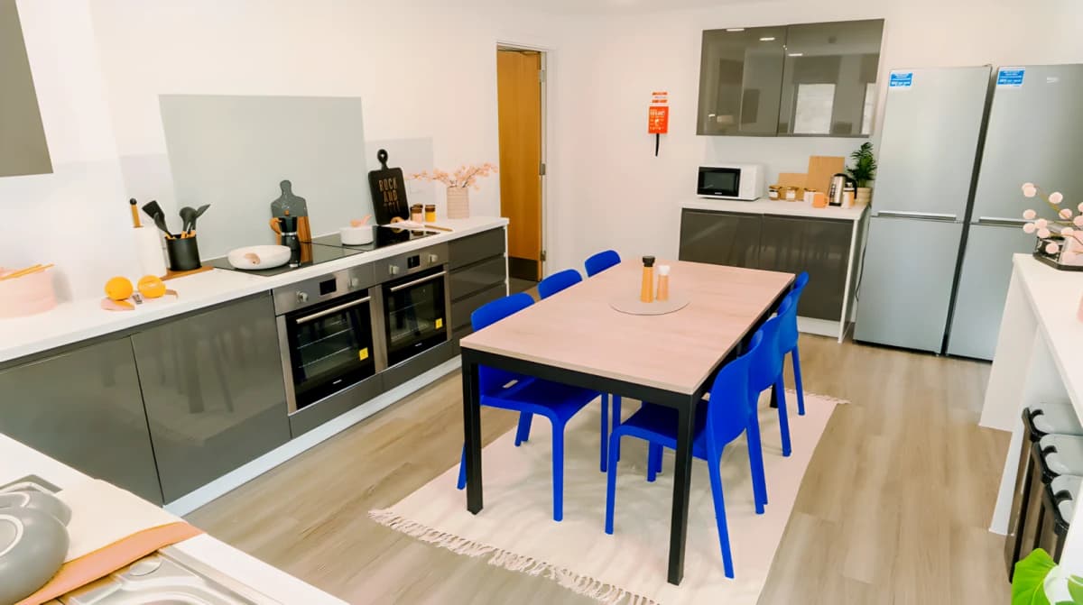 Currus Court image