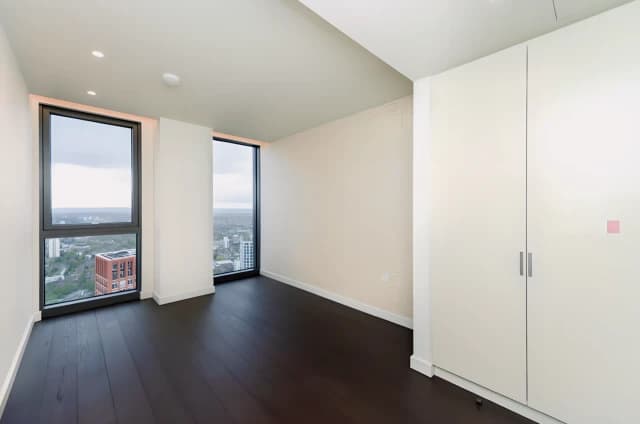2 Bedroom 2 Bathroom Flat 4504